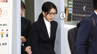 [속보] 김건희 여사 “국민께 심려 끼쳐 괴로워…어떠한 변명 또한 않겠다”